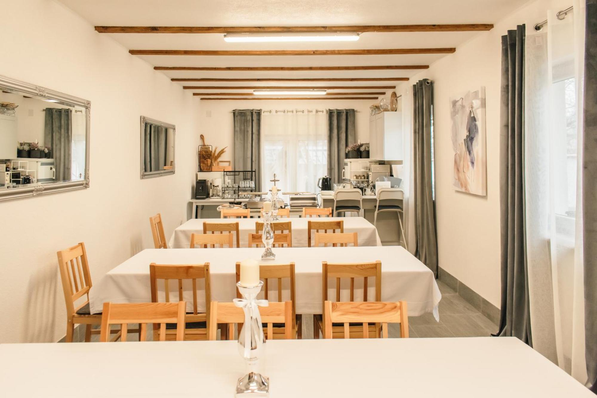 Goodlife Holiday House - Family & Friends 포제가 외부 사진